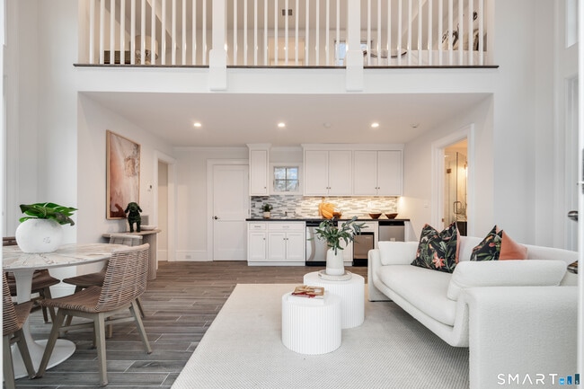 Building Photo - 1421 Oenoke Ridge