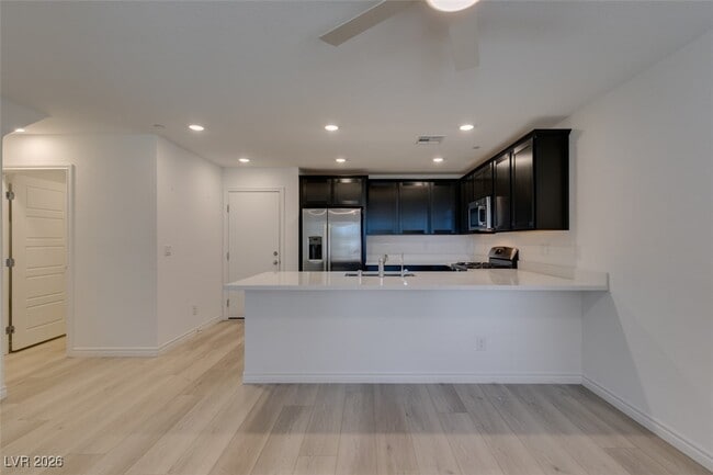 Building Photo - 6254 Foxes Dl St