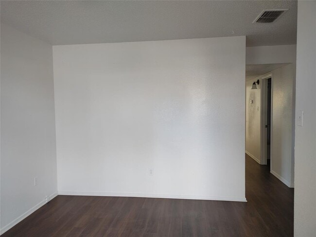 Building Photo - 4222 Bernice St