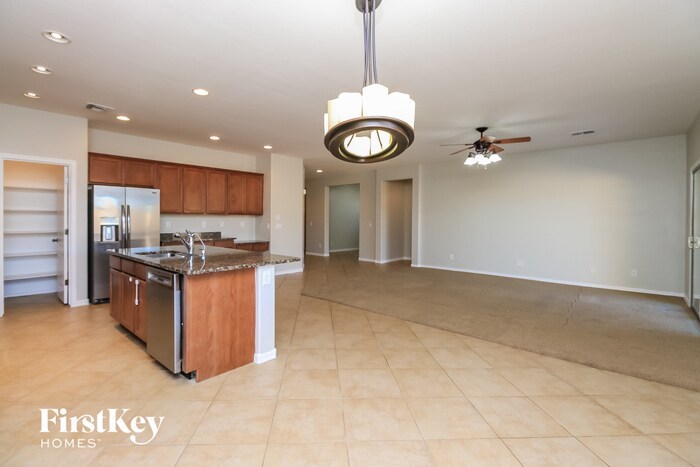 Building Photo - 32874 N Pebble Creek Dr