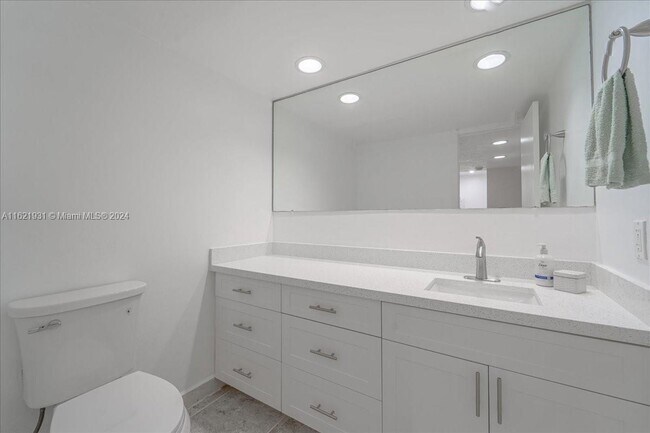 Building Photo - 10500 SW 108th Ave