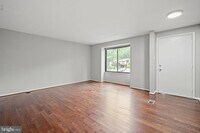 Building Photo - 5863 Jackson Oak Ct
