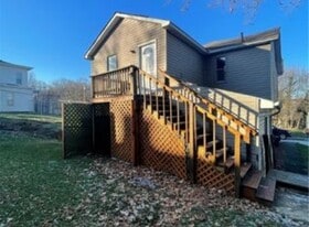 Building Photo - 224 1st Ave