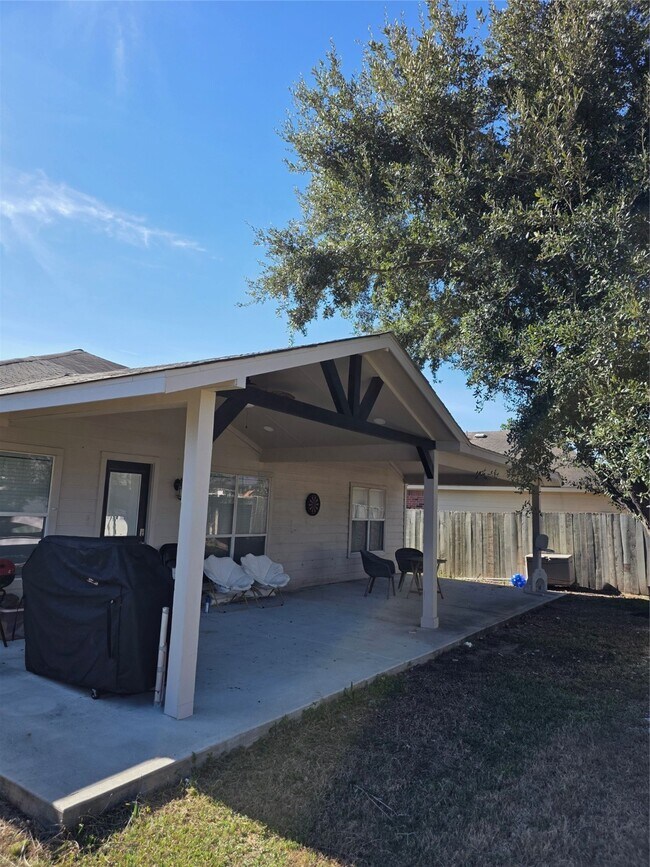 Building Photo - 20034 Silver Rock Dr