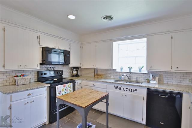 Building Photo - 2132 Sylvan Dr