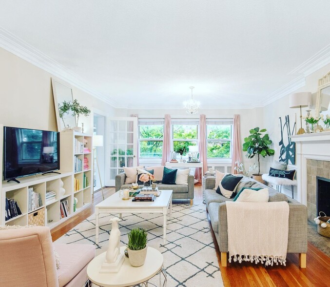 Building Photo - The Sombart