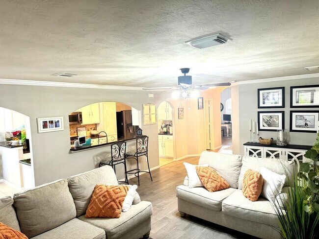 Building Photo - 2415 Ranch Hollow Ct
