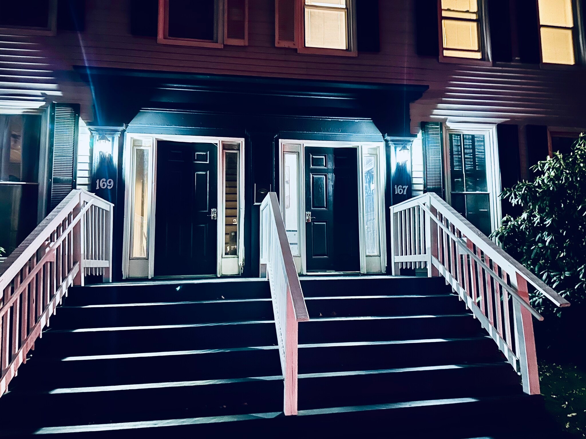 Building Photo - 167 Broadway