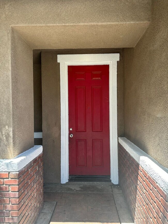 Building Photo - Spacious 4-Bedroom Home with Office, 3 Full Baths, and Modern Amenities