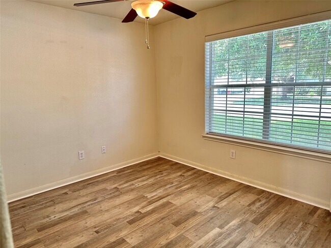 Building Photo - 29006 Trinity River Dr