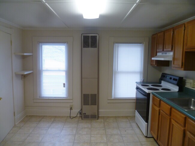 Building Photo - 174 S Branch St