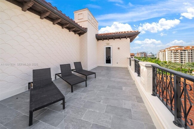 Building Photo - 7471 Fisher Island Dr