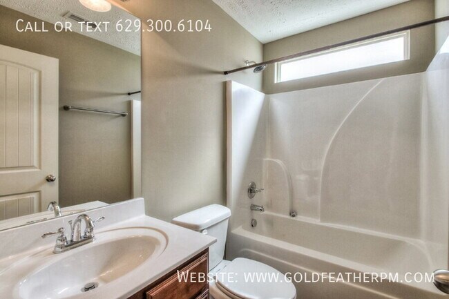 Building Photo - 3353 Tourmaline Dr