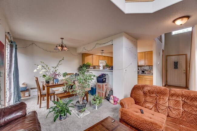 Building Photo - Spacious 3 Bed, 3 1/2 Bath Townhome in Northwest Fort Collins!