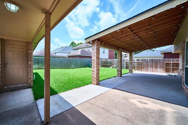 Building Photo - 14811 Wintercove Ct