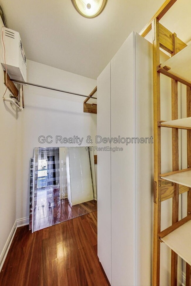 Building Photo - 4610 N Ashland Ave
