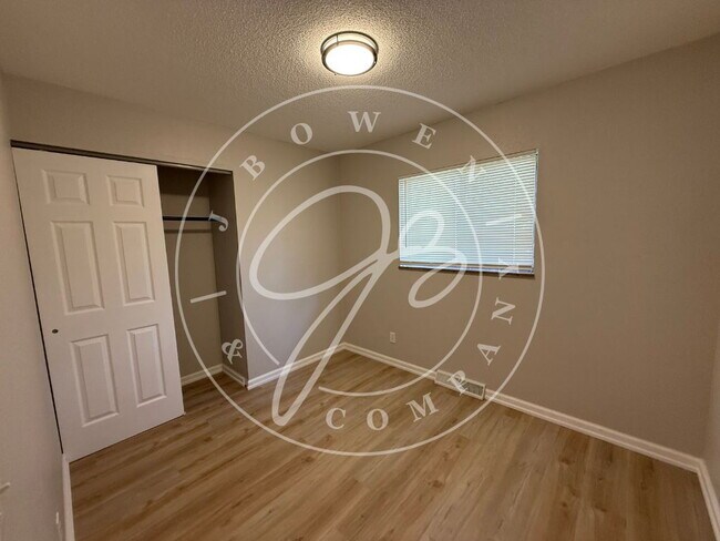 Building Photo - Beautiful  4-Bedroom Home in Maumee with S...