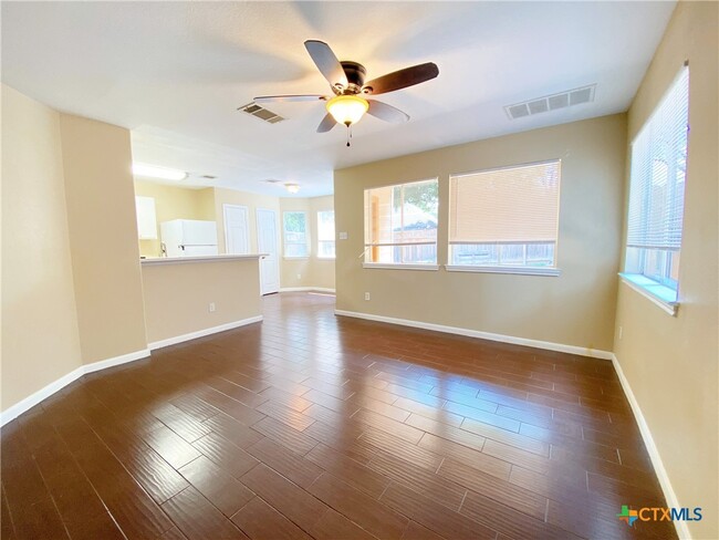 Building Photo - 833 Sagewood Trail