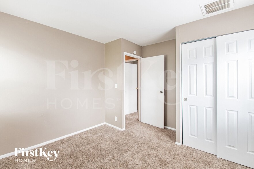 Building Photo - 3107 N Fuller Dr