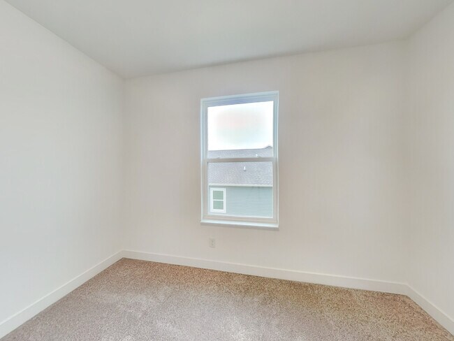 Building Photo - 1712 Mantis Wy