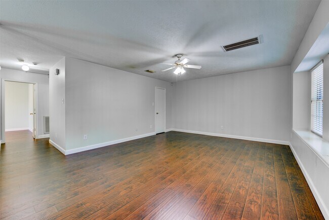 Building Photo - 6930 Haven Creek Dr