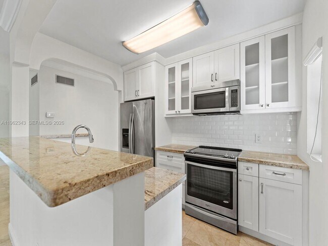 Building Photo - 5940 SW 47th St