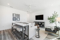 Building Photo - 24 Annabella St