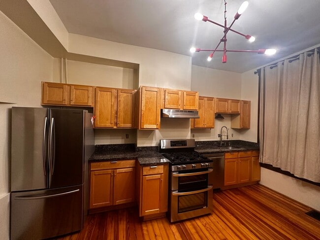 Building Photo - Charming 3BR/2.5BA Home For Rent in Highla...
