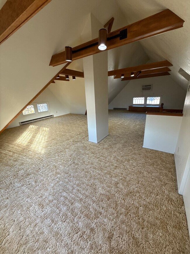 Building Photo - BM- 406