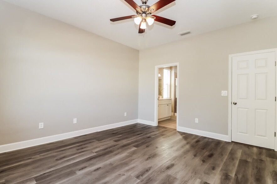 Building Photo - 919 Fern Leaf Dr