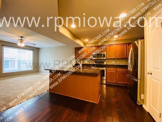 Building Photo - 9065 Greenspire Dr