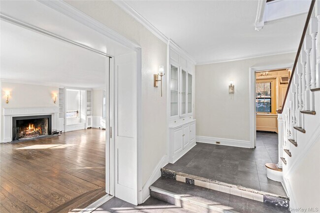 Building Photo - 203 Store Hill Rd