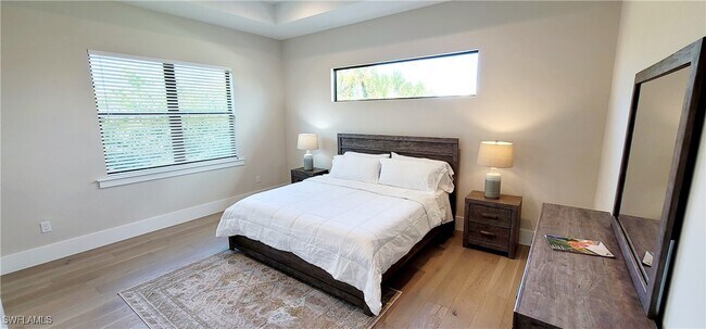 Building Photo - 511 91st Ave N