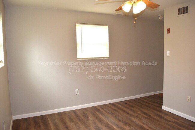 Building Photo - 1216 Hoover Ave