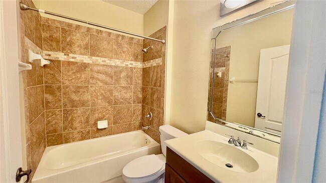 Building Photo - 115 Riverview Bend S