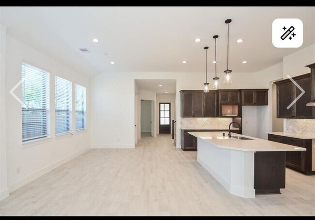 Building Photo - 10727 River Walk Dr