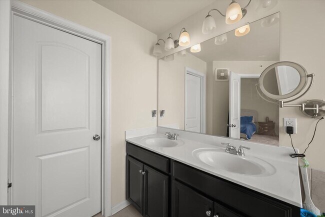 Building Photo - 9411 Geaton Park Pl