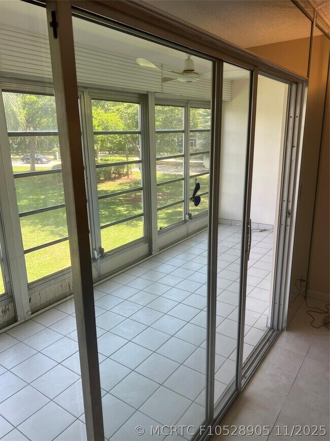 Building Photo - 4301 Martinique Cir