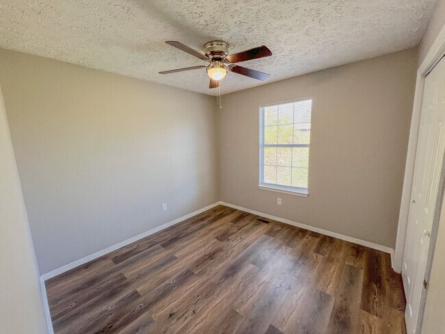 Building Photo - 804 Forest Dale Ln