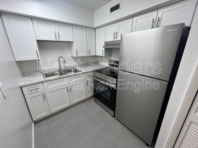 Building Photo - 1318 Sydney Pl