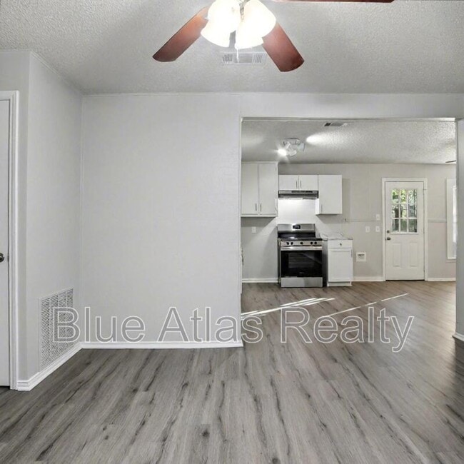 Building Photo - 4024 Wiman Dr