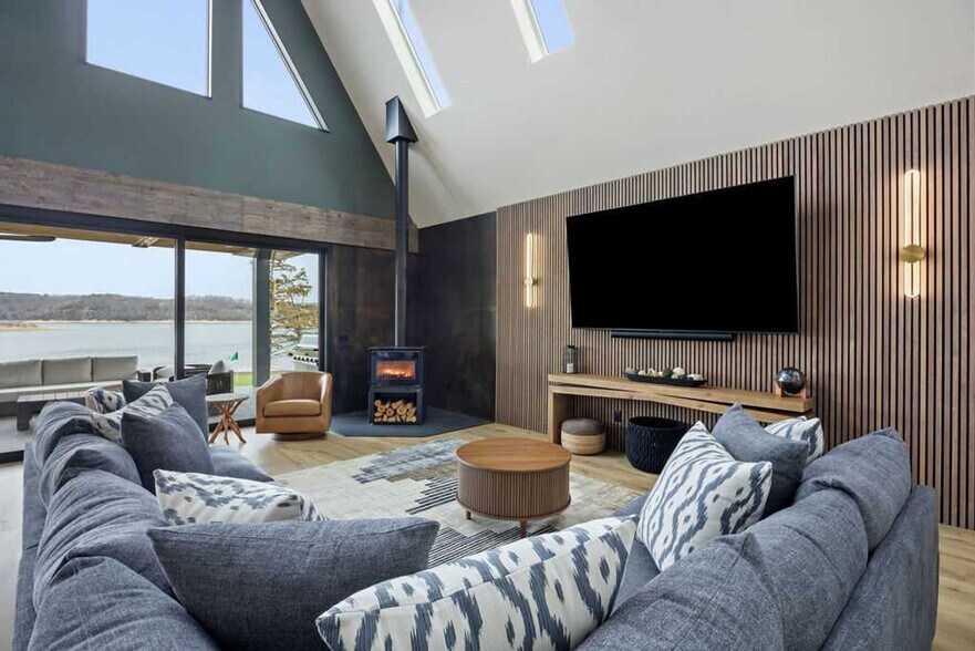 Building Photo - 9770 Larkin Ln