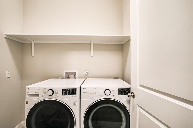 Building Photo - 128 Ridgeview Ct