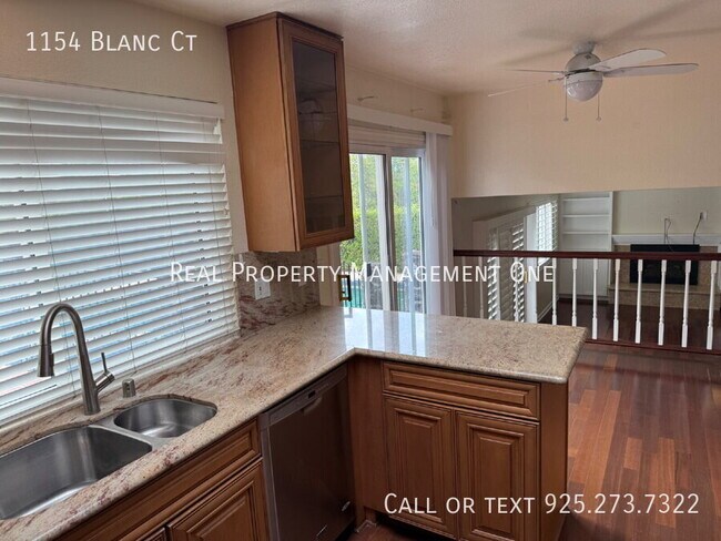 Building Photo - 1154 Blanc Ct