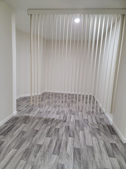 Building Photo - 170 Burnlea Rd