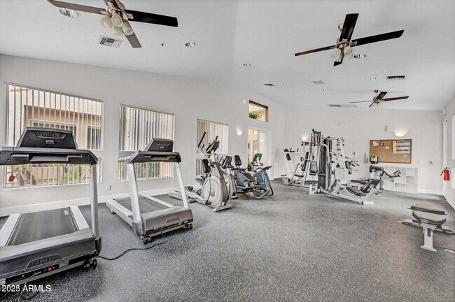Building Photo - 11375 E Sahuaro Dr