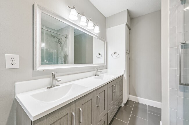 Building Photo - 14111 Misty Meadow Ln