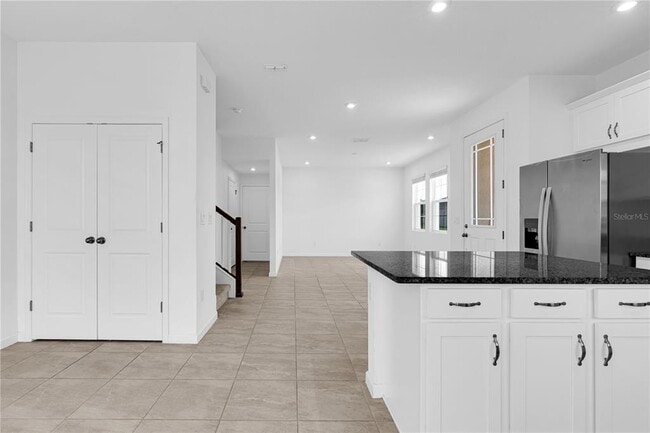 Building Photo - 1100 Lakeshore Breeze Pl