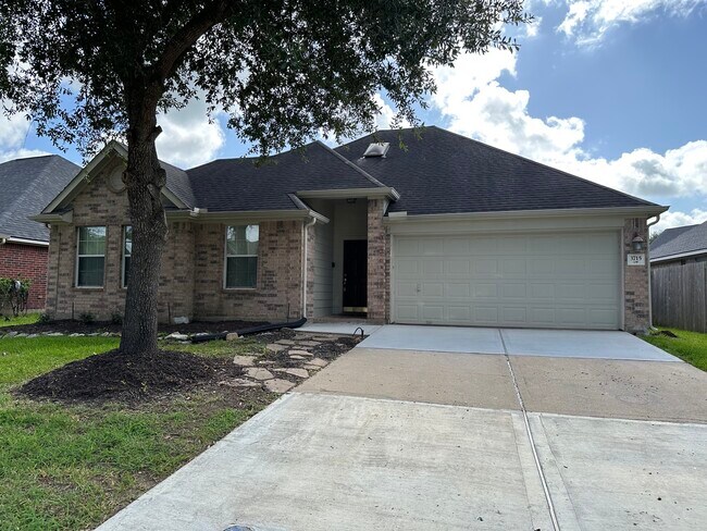 Building Photo - 3715 Humble Dr