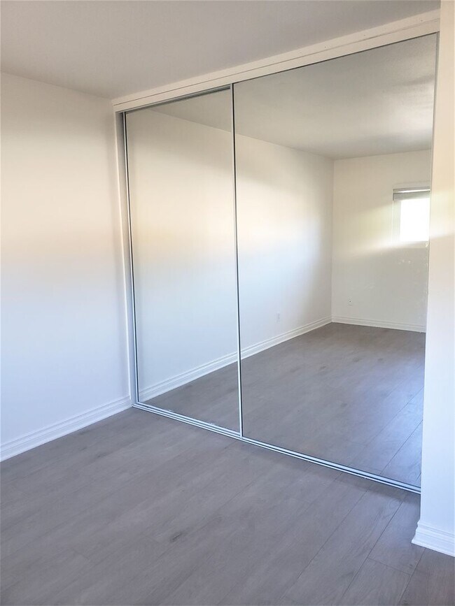 Building Photo - Recently Remodeled 2 bedroom